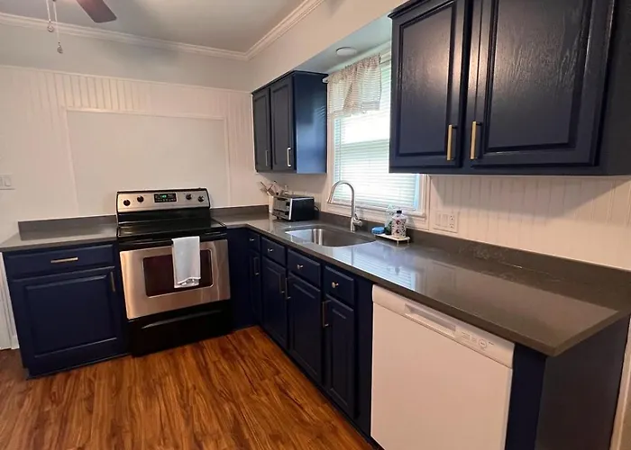 Cozy Near Dt With Deck And Yard * Winston-Salem